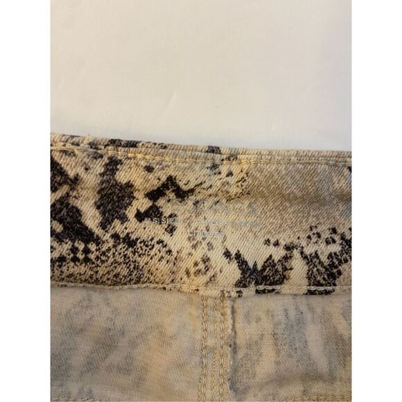Chicos Jeggings size 6 gray snake print size .05 - Picture 5 of 6